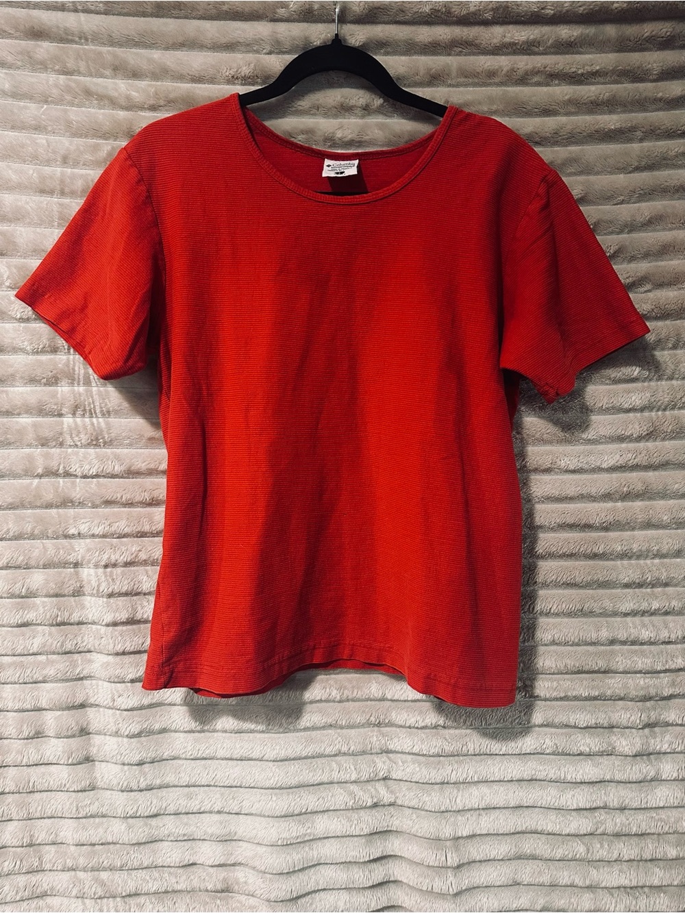 Columbia soft ribbed Red Short Sleeve tee